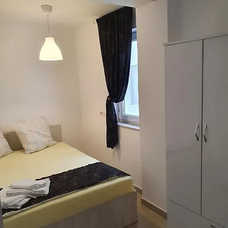 Summer Mamaia Apartment *