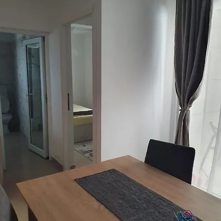 Summer Mamaia Apartment