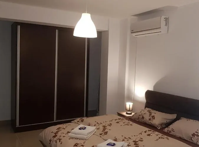 Summer Mamaia 公寓 那沃达利