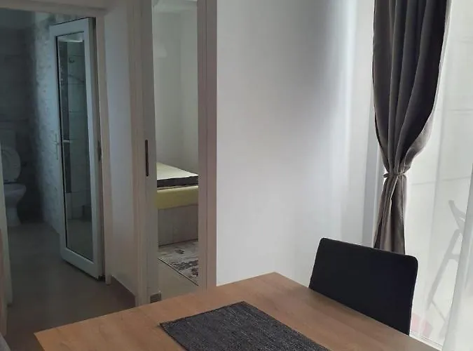 Summer Mamaia 公寓